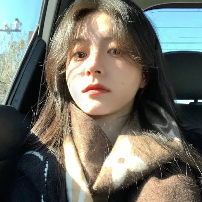 美丽新世界2：女王任务 海报