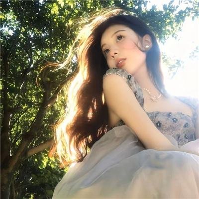 俏如彩蝶飞飞飞 海报